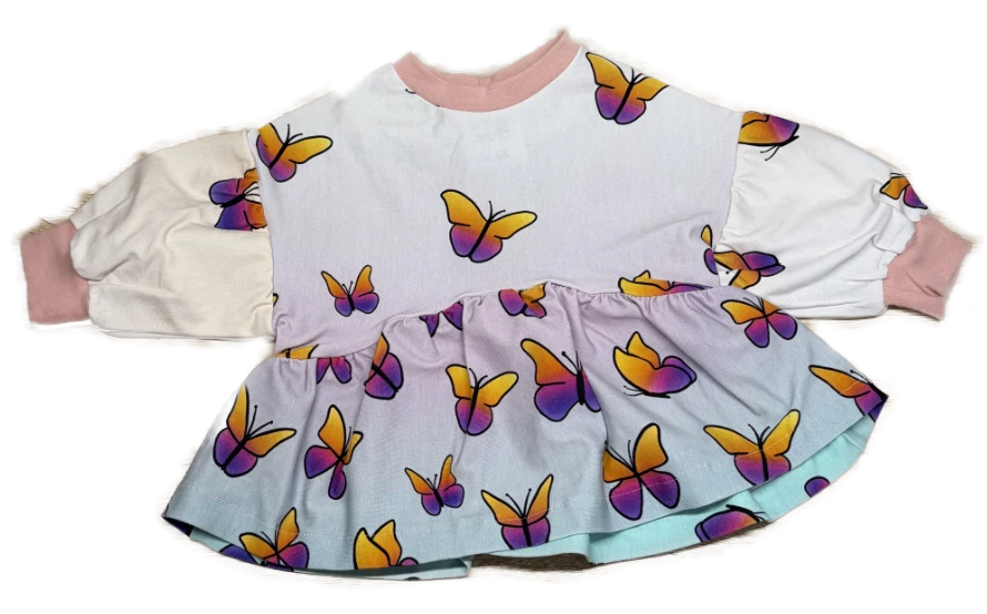 Langarmshirt mit Raffung – Schmetterling