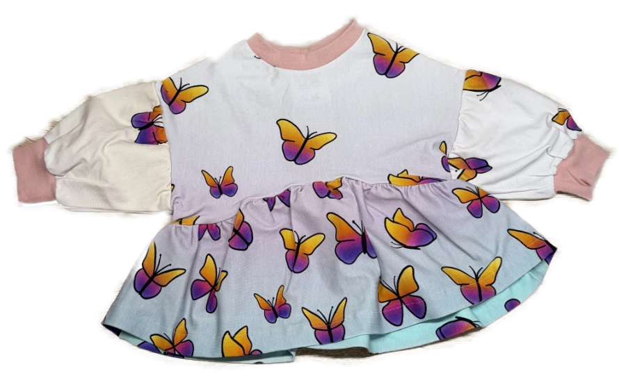 Langarmshirt mit Raffung – Schmetterling